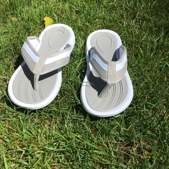 Shoes - Flip flops size 8 1/2